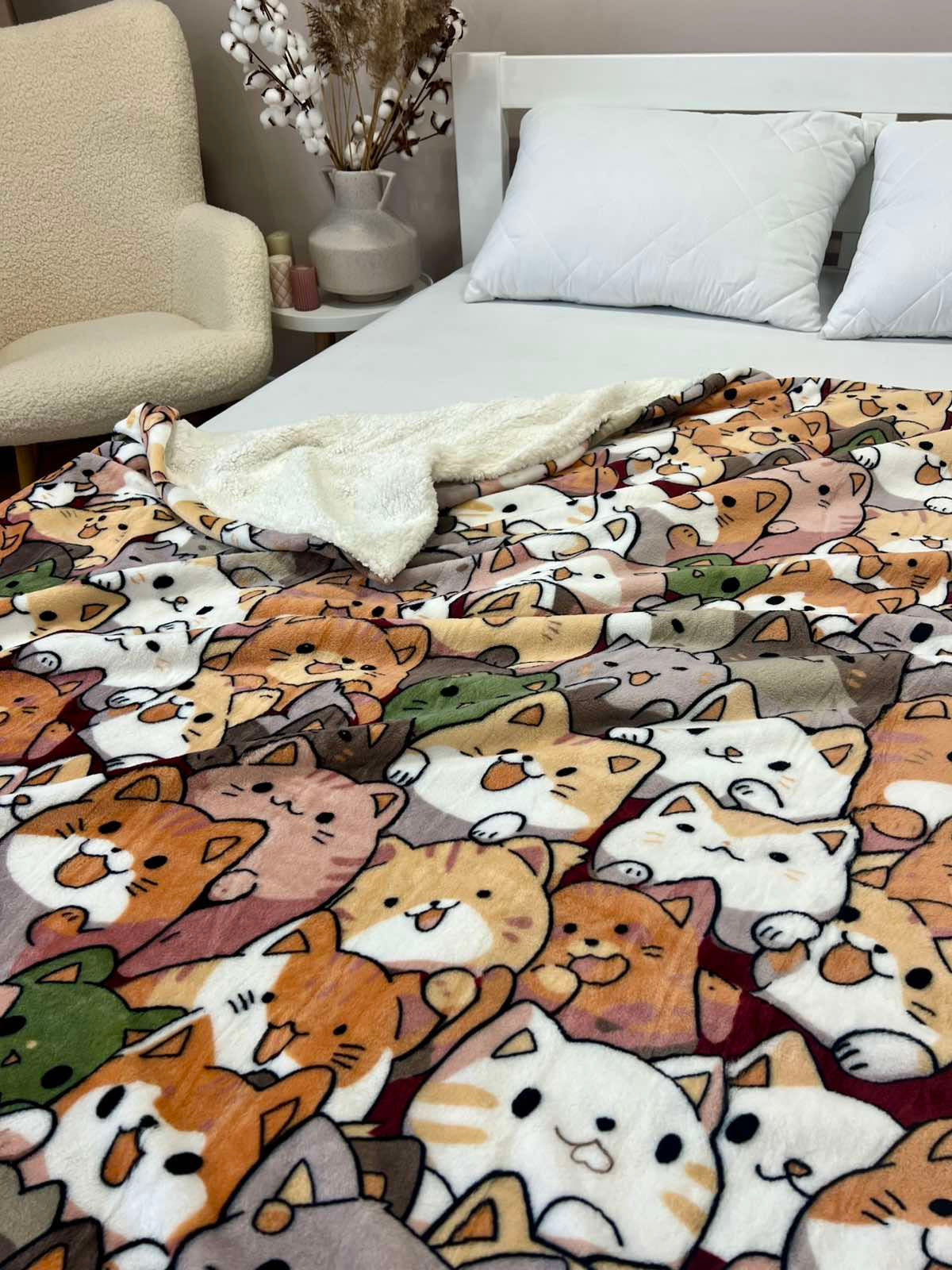 Velour bedspread with leaf pattern